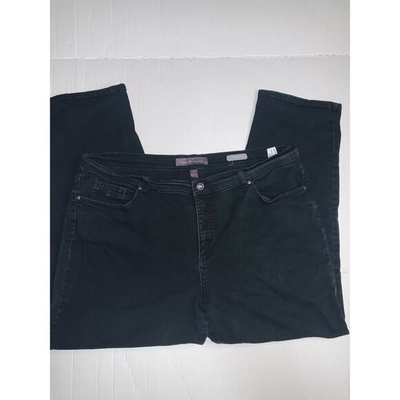 22W Gloria Vanderbilt Amanda Average Jeans Womens Black Denim 42 x 29 Stretch - Picture 1 of 12